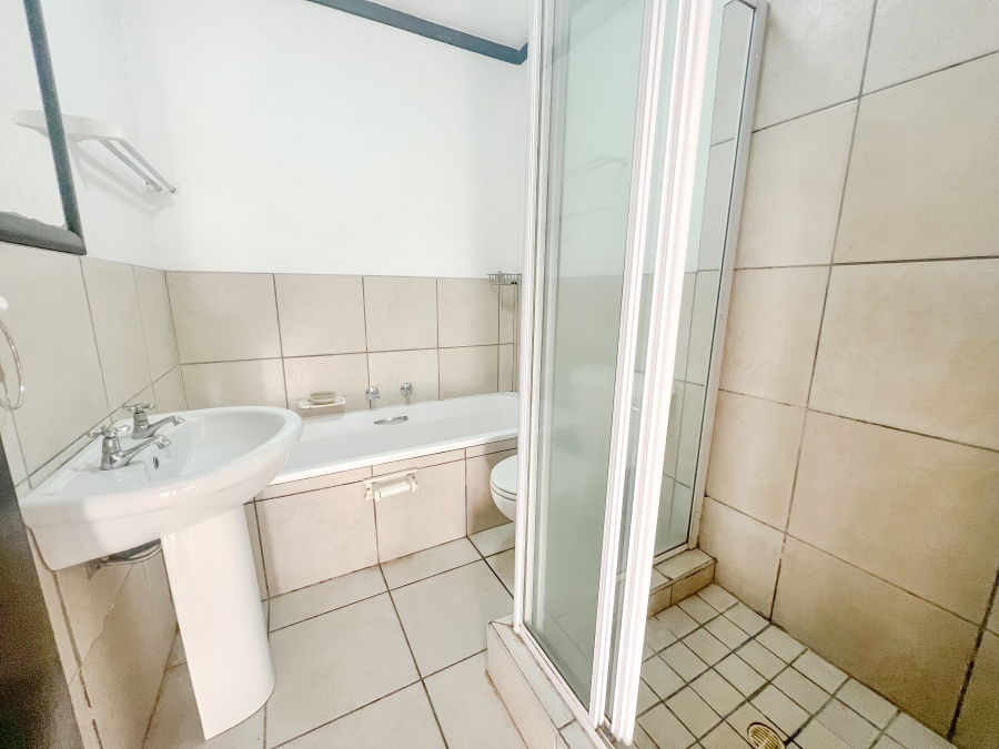 To Let 2 Bedroom Property for Rent in Santini Village Western Cape